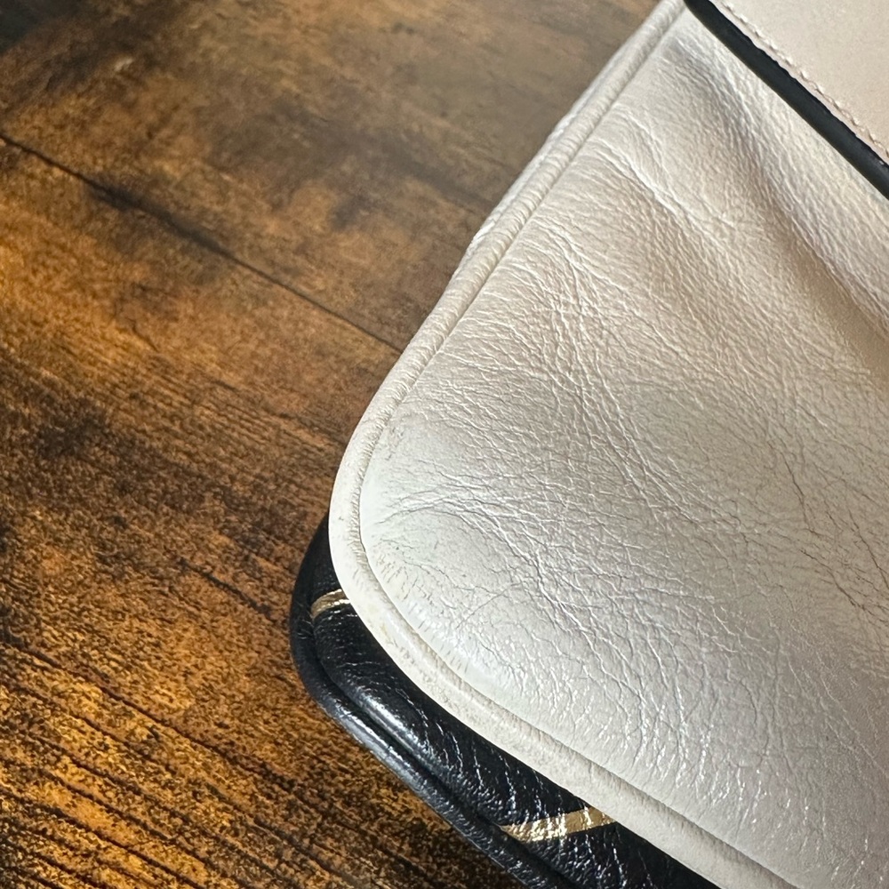 Authentic Gucci Thiara Double Sided Black and Gold GG Shoulder Bag - Picture 6 of 13